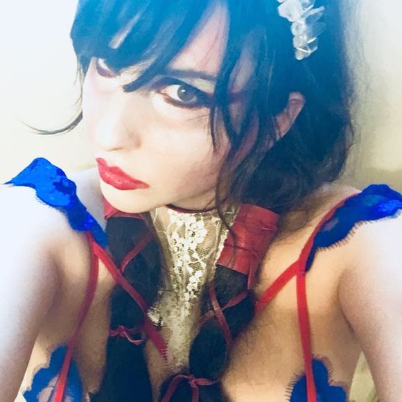 Meet your Posher, Stephanie - Picture 1 of 1